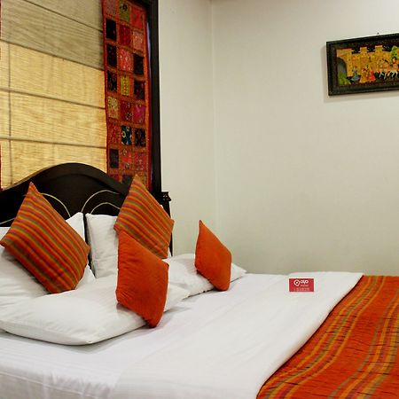 Oyo Premium Rajouri Garden Janta Market Nova Deli Exterior foto